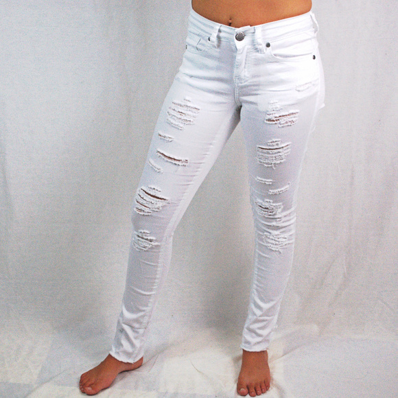 white ripped capri jeans